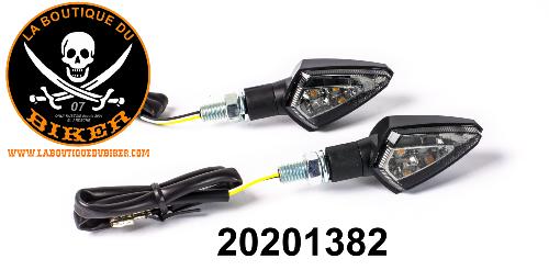 CLIGNOTANTS HOMOLOGUES LED NOIR...PE20201382 PARTS EUROPE TURNSIG W/POSITION LIGHT 20201382 / 012521221