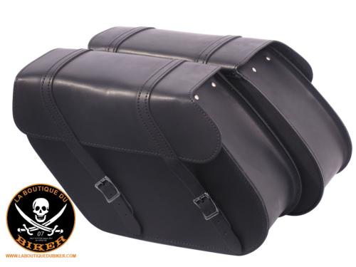 SACOCHES 12 Litres LEDRIE ...LZAD2-1018 Ledrie saddlebags "Rigid" leather black with buckles W = 43cm D= 16,5cm H= 27cm 12 liters (1 set)