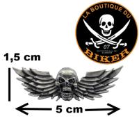 EMBLEME ADHESIF SKULLS 50mm...MCS515307 SKULL ADHESIVE EMBLEM, FLYING SKULL...LA BOUTIQUE DU BIKER