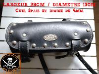 ACCESSOIRE DOKAZION...TROUSSE à OUTILS CUIR CLOUTÉE TRAVEL BAGS... #LABOUTIQUEDUBIKER 