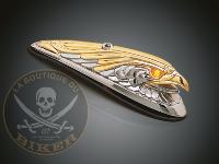 EMBLEME DE GARDE-BOUE AIGLE CHROME/DORE KURYAKYN...KUR9026 KURYAKYN ORNAMENT EAGLE 14050166 / 9026...LA BOUTIQUE DU BIKER